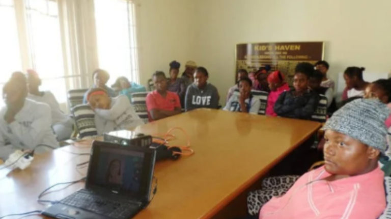 Green Gradient Modern Business Model Canvas Presentation (1)